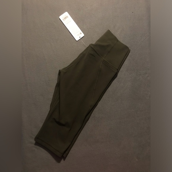 NWT CRZ YOGA Butterluxe Capri Leggings - Picture 13 of 14